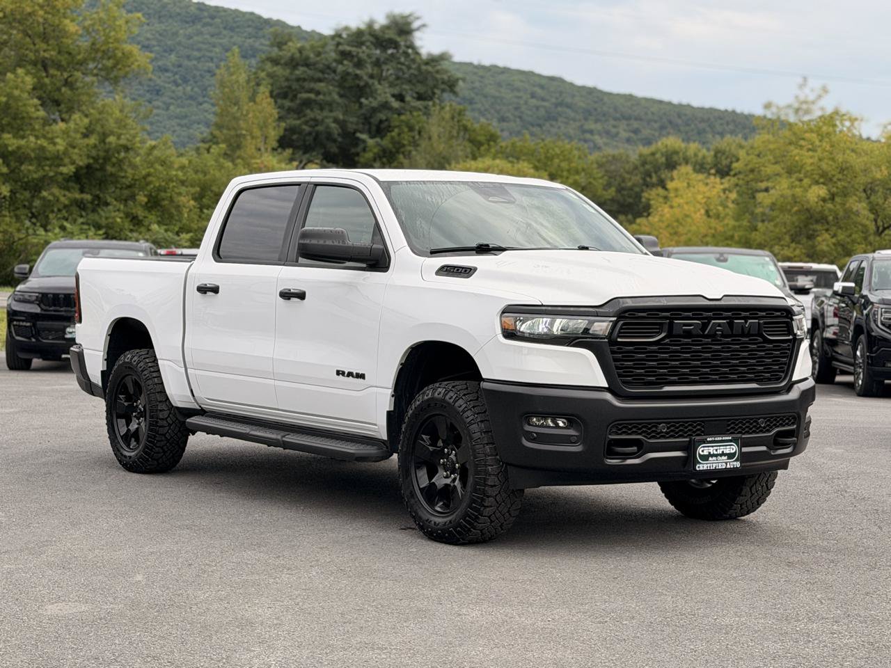 Used 2025 RAM 1500 Warlock AWD/4WD image 5