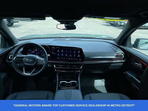 Used 2024 Chevrolet Traverse Z71 w/ LPO, Floor Liner Package AWD/4WD image 20