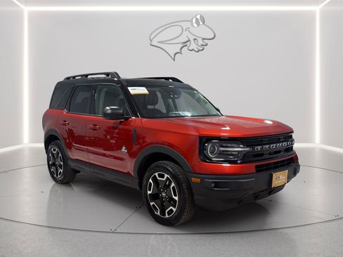 Certified 2022 Ford Bronco Sport Outer Banks w/ Tech Package AWD/4WD image 7