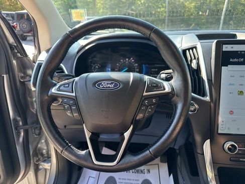 Used 2022 Ford Edge Titanium image 17