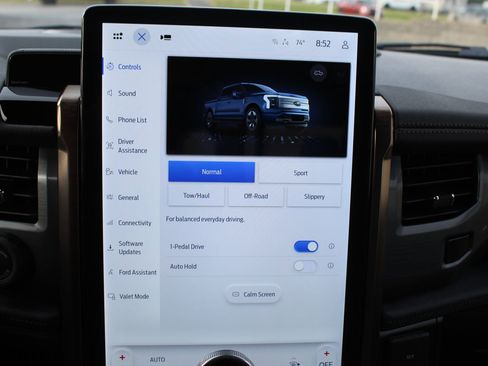 New 2025 Ford F150 Lightning Lariat image 28