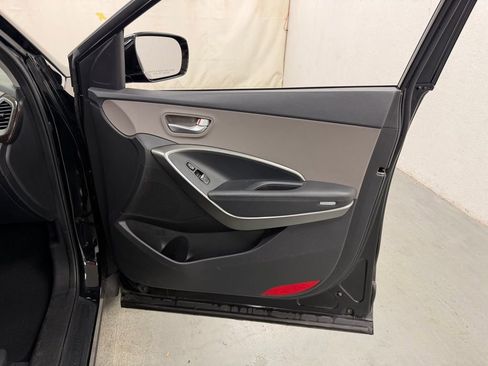Used 2018 Hyundai Santa Fe Sport w/ Cargo Package FWD image 9