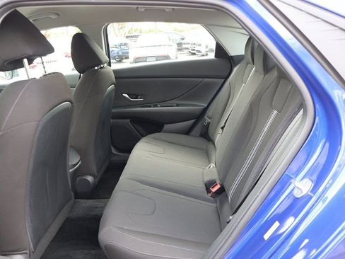 Used 2023 Hyundai Elantra SEL image 31