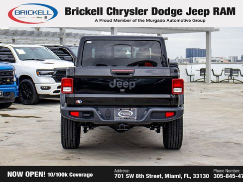 Used 2024 Jeep Gladiator Sport image 6