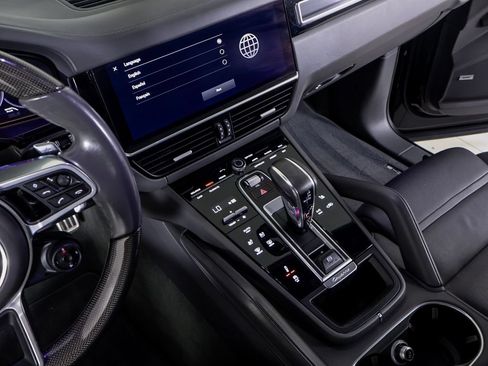 Certified 2023 Porsche Cayenne GTS w/ Premium Package Plus AWD/4WD image 18
