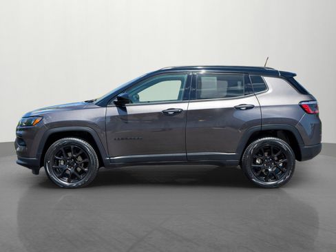 Used 2022 Jeep Compass Latitude w/ Convenience Group AWD/4WD image 4