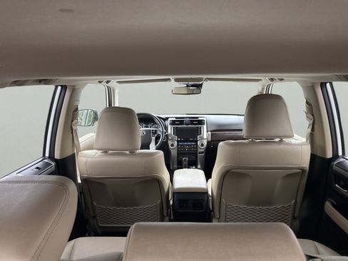 Used 2022 Toyota 4Runner Limited AWD/4WD image 10