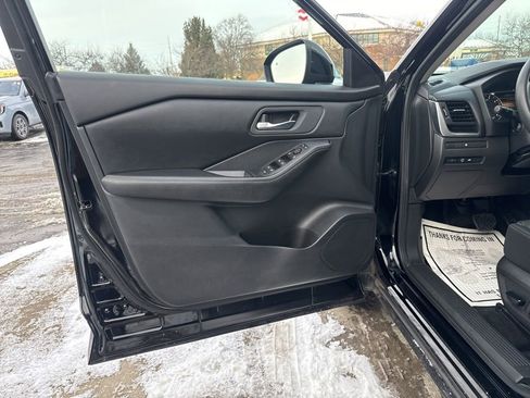 Used 2024 Nissan Rogue SV image 15