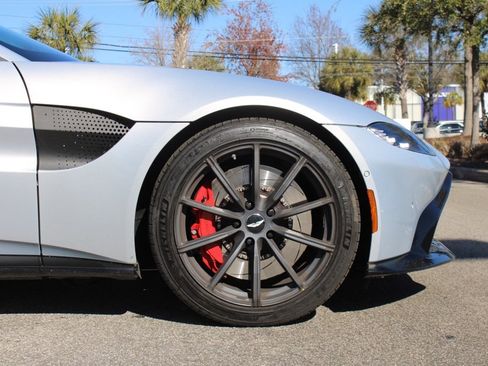 Used 2020 Aston Martin V8 Vantage Coupe image 14