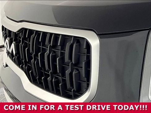 Used 2024 Kia Telluride EX w/ EX Captain's Chair Package FWD image 31