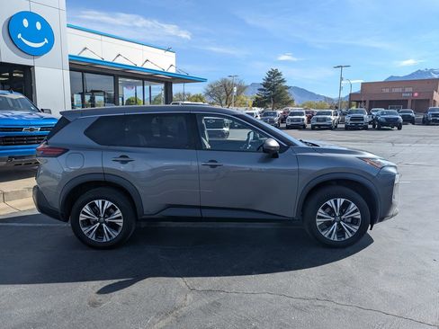 Used 2021 Nissan Rogue SV AWD/4WD image 2
