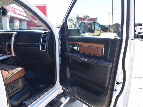 Used 2018 RAM 3500 Laramie Longhorn image 17