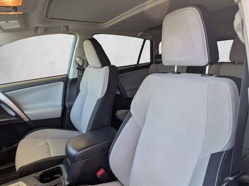 Used 2016 Toyota RAV4 XLE AWD/4WD image 10