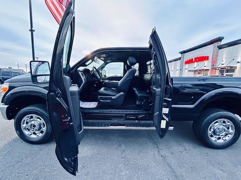 Used 2014 Ford F250 Lariat w/ Chrome Package image 15