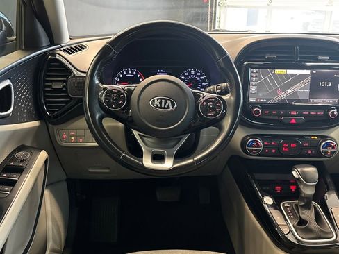 Used 2020 Kia Soul EX image 17