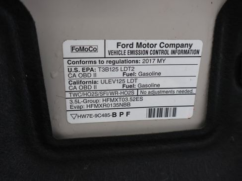 Used 2017 Ford Edge SEL w/ Equipment Group 201A AWD/4WD image 21