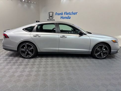 Used 2024 Honda Accord Sport image 7