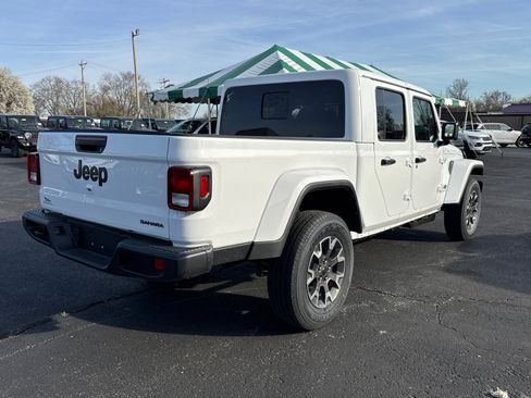 New 2026 Jeep Gladiator Sport AWD/4WD image 5