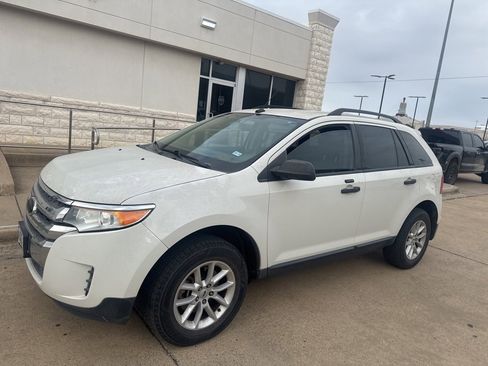 Used 2013 Ford Edge SE image 1