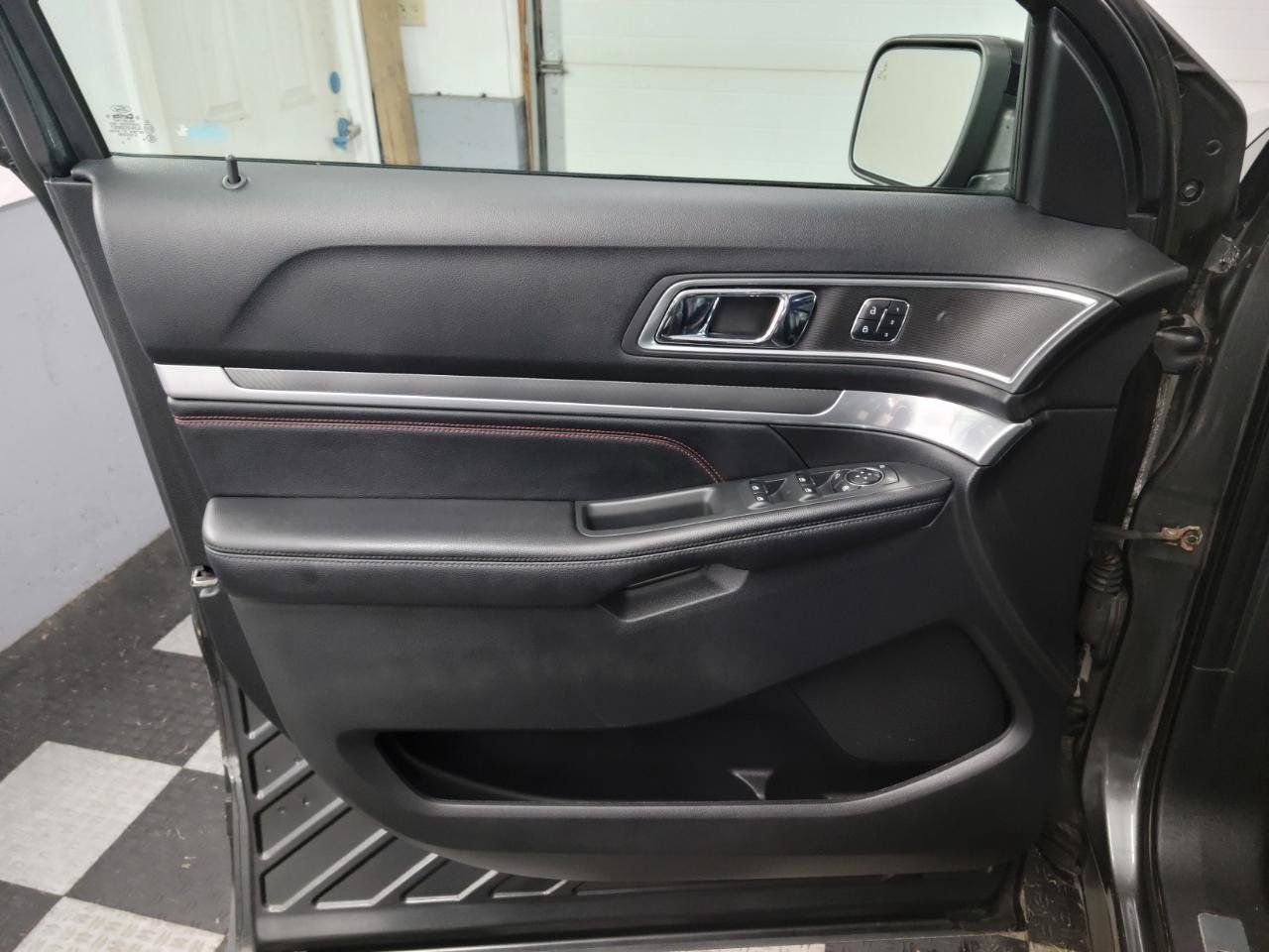 Used 2016 Ford Explorer Sport w/ Equipment Group 401A AWD/4WD image 27