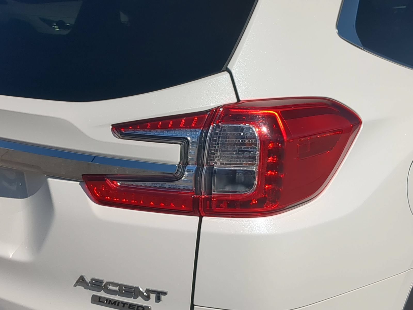 Used 2023 Subaru Ascent Limited w/ Technology Package AWD/4WD image 11