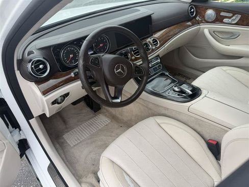 Used 2017 Mercedes-Benz E 300 4MATIC image 12