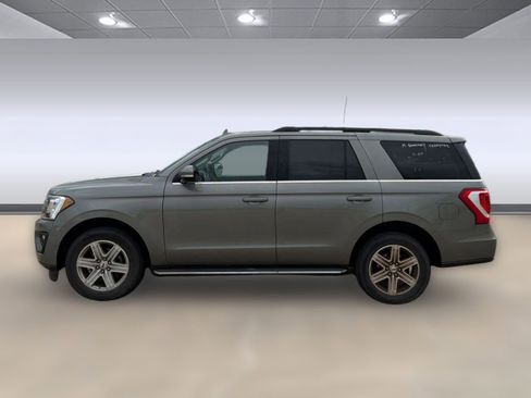 Used 2019 Ford Expedition XLT w/ Equipment Group 202A RWD image 2