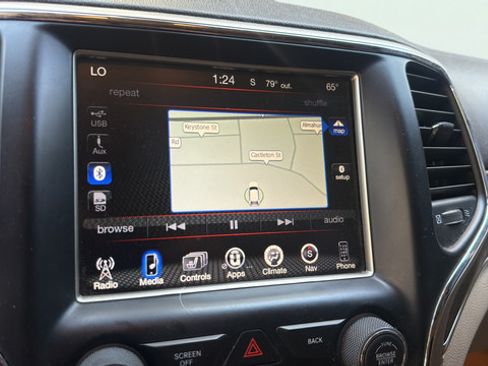 Used 2014 Jeep Grand Cherokee Overland AWD/4WD image 17