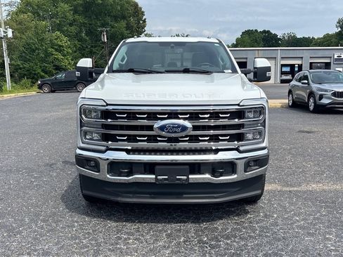 Used 2023 Ford F250 Lariat AWD/4WD image 2
