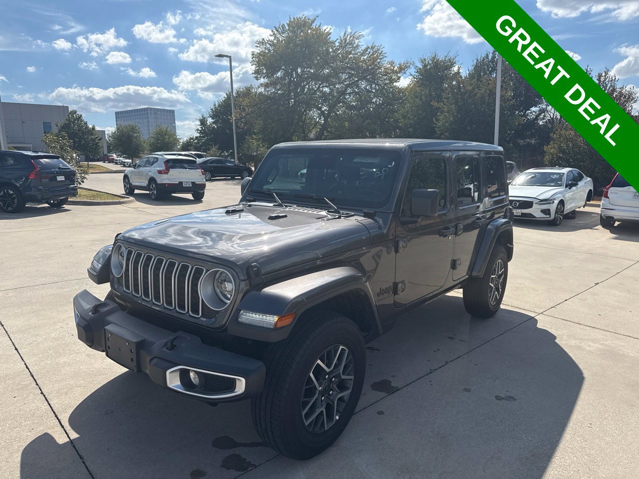 Used 2026 Jeep Wrangler Unlimited Sahara AWD/4WD image 1