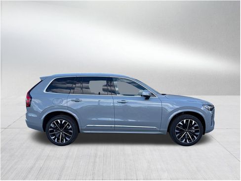 New 2026 Volvo XC90 B6 Plus w/ Protection Package Premier image 4