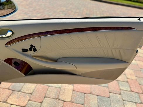 Used 2008 Mercedes-Benz CLK 350 Cabriolet image 29