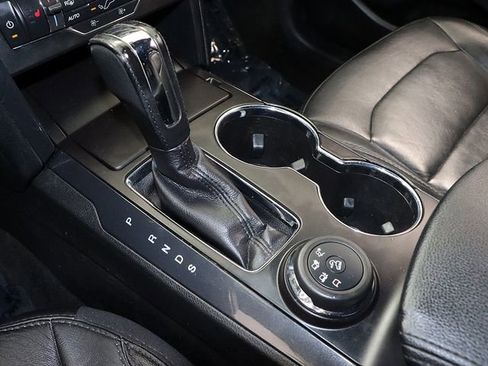 Used 2017 Ford Explorer XLT w/ Equipment Group 202A image 23