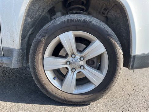 Used 2015 Jeep Compass Latitude image 12