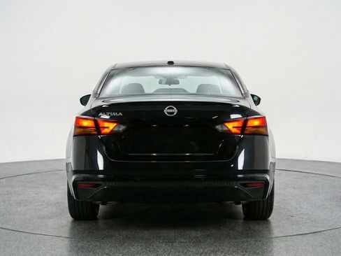Used 2025 Nissan Altima 2.5 SV image 7