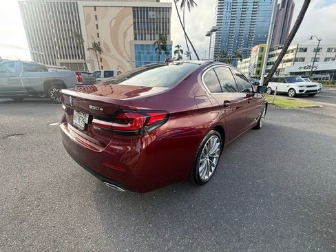 Used 2023 BMW 530e w/ Executive Package image 4