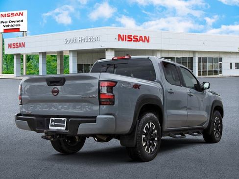Used 2023 Nissan Frontier PRO-4X w/ Tow Package AWD/4WD image 4