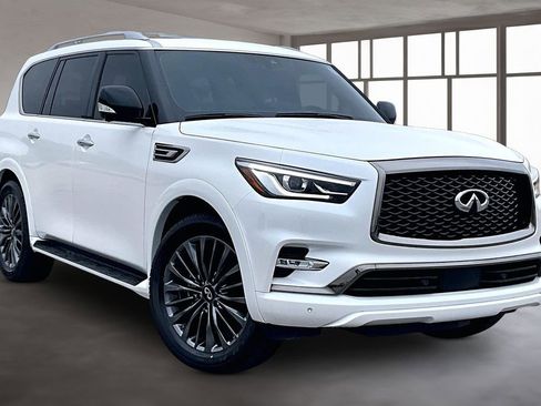 Used 2024 INFINITI QX80 Sensory AWD/4WD image 10