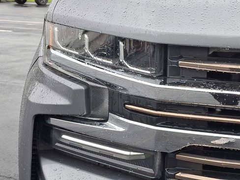 Used 2020 Chevrolet Silverado 1500 High Country w/ Technology Package AWD/4WD image 9