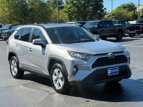 Used 2020 Toyota RAV4 XLE w/ Convenience Package AWD/4WD image 11