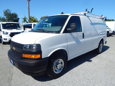 Used 2021 Chevrolet Express 2500 w/ Driver Convenience Package RWD image 1