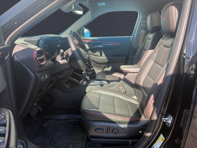 Used 2025 Chevrolet TrailBlazer RS w/ Convenience Package AWD/4WD image 9