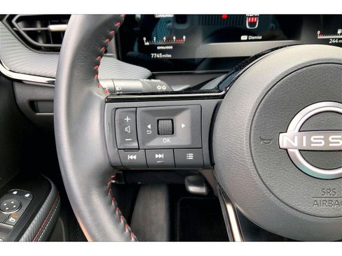 Used 2025 Nissan Kicks SR FWD image 17