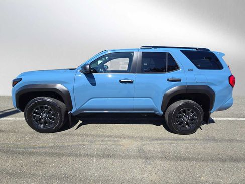 Certified 2025 Toyota 4Runner SR5 AWD/4WD image 6