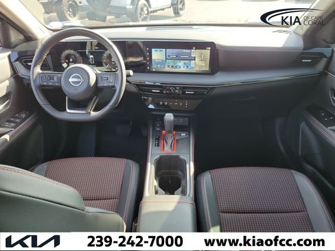 Used 2025 Nissan Kicks SR FWD image 15