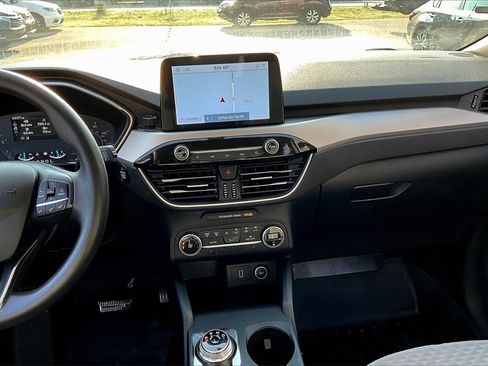 Used 2020 Ford Escape SE image 9