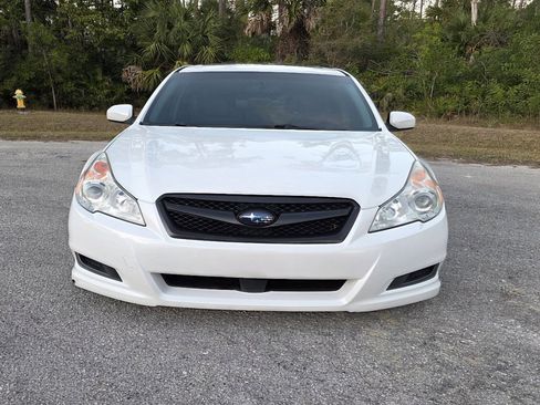 Used 2011 Subaru Legacy 2.5i Limited image 2