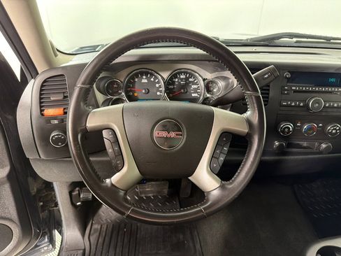 Used 2007 GMC Sierra 1500 SLE w/ SLE/SLT Trailering Package AWD/4WD image 13