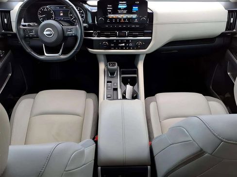 Used 2023 Nissan Pathfinder SL w/ Black Appearance Package image 10