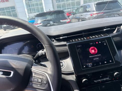 Used 2023 Jeep Grand Cherokee L Laredo image 7